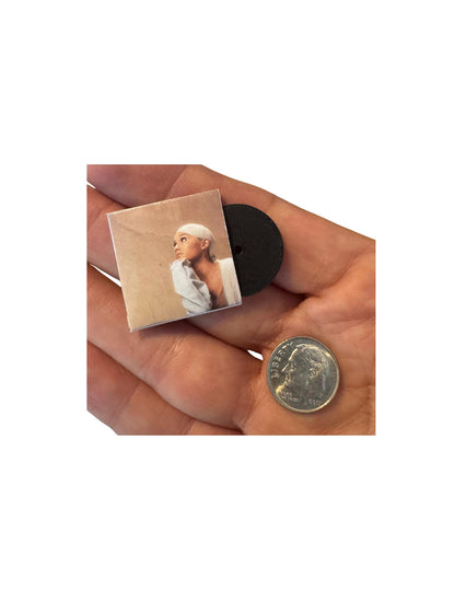Miniature Ariana Grande Vinyl Records – 1:12 Dollhouse Music Collection