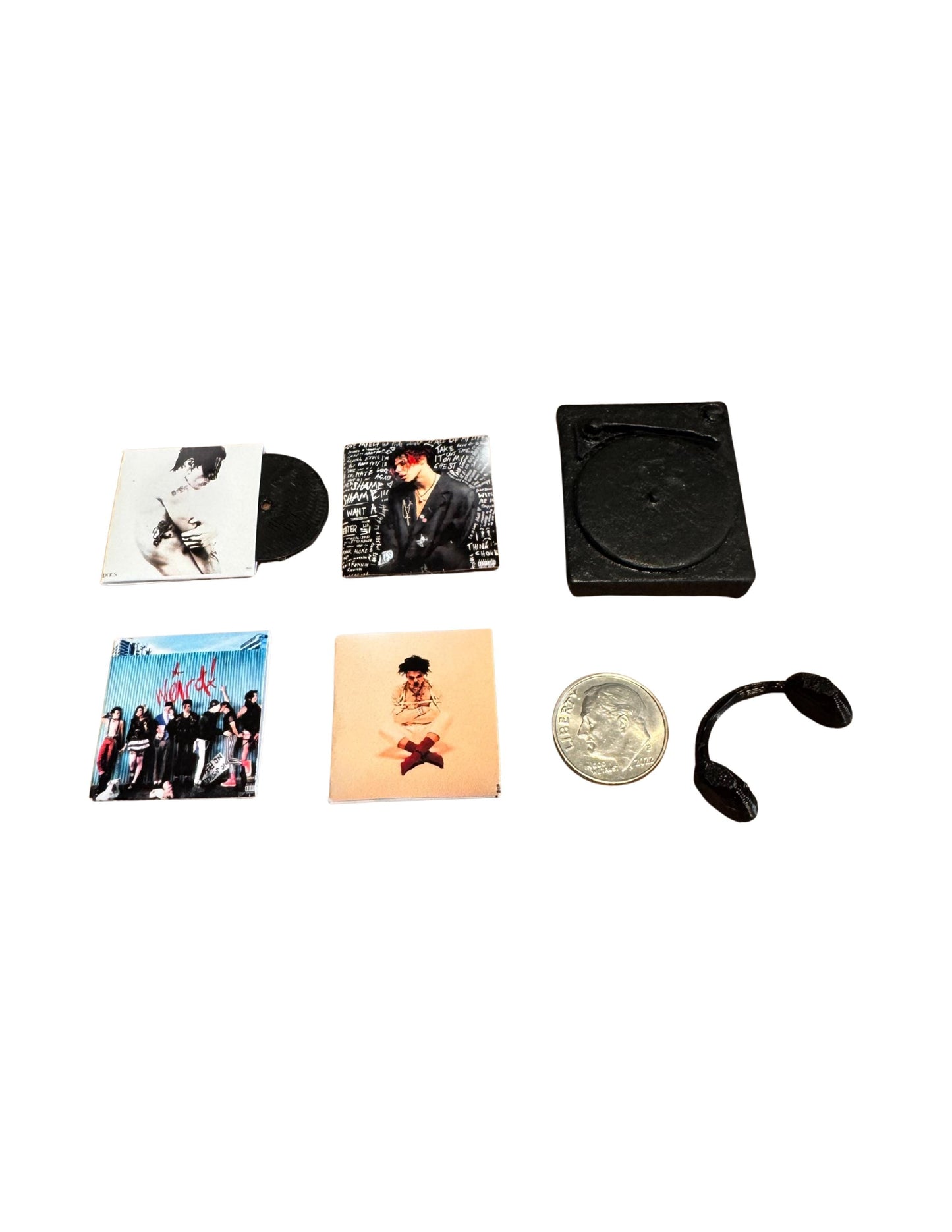 Miniature YUNGBLUD Vinyl Record – 1:12 Scale Dollhouse Decor Miniature